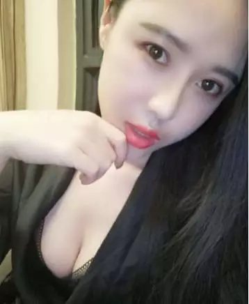 黑丝长腿精致小姐姐